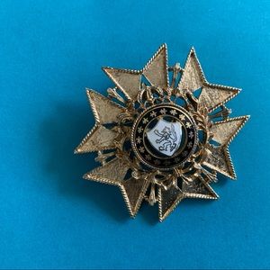 Vintage Cora Brooch.